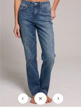 Rewash Straight-Leg Women’s Jeans in Medium Blue